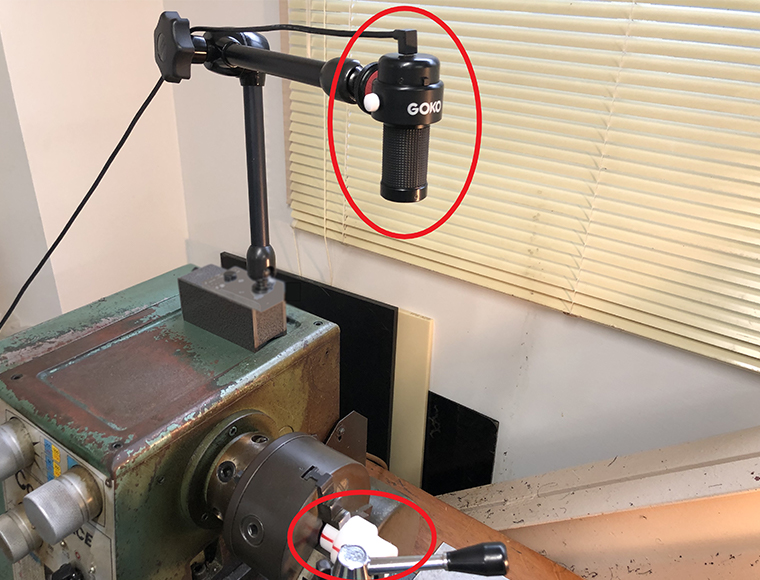旋盤切削加工を拡大しながら観察