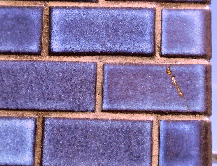 Cracked tile (Lower magnification)