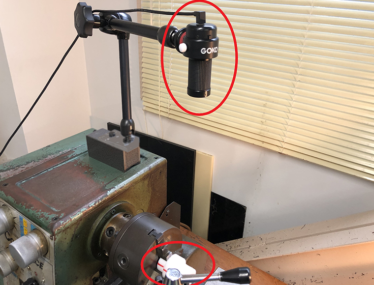 Magnified inspection of the cutting state by lathe